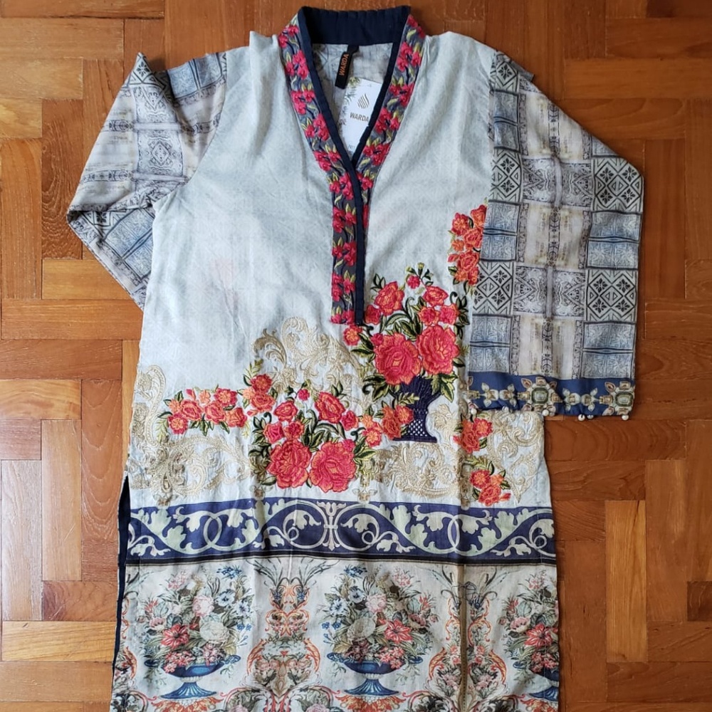 Pakistani Shalwar Kameez